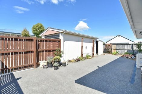 Photo of property in 2/63 Bridge Street, New Brighton, Christchurch, 8062