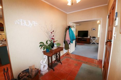 Photo of property in 35 Victoria Avenue, Dannevirke, 4930