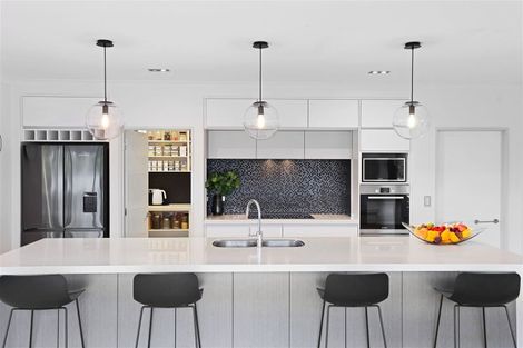 Photo of property in 43 Oakgrove Drive, Rangiora, 7400