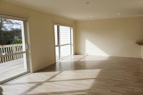 Photo of property in 1/86 Fernhill Way, Oteha, Auckland, 0632