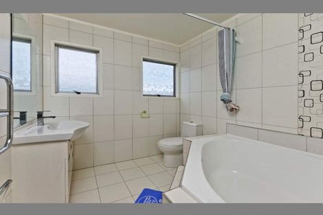Photo of property in 20 Orton Street, Glenfield, Auckland, 0627