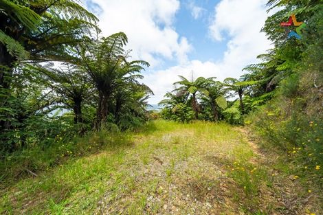 Photo of property in 107 Sweetacres Drive, Belmont, Lower Hutt, 5010