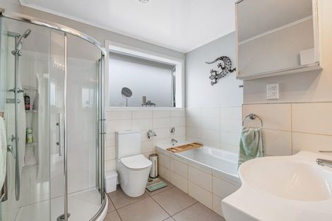 Photo of property in 6 Rakino Avenue, Manly, Whangaparaoa, 0930