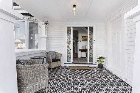 Photo of property in 244 Saint Aubyn Street, New Plymouth, 4310