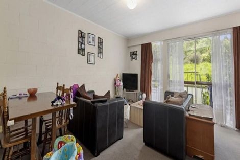 Photo of property in 2 Gemstone Drive, Birchville, Upper Hutt, 5018