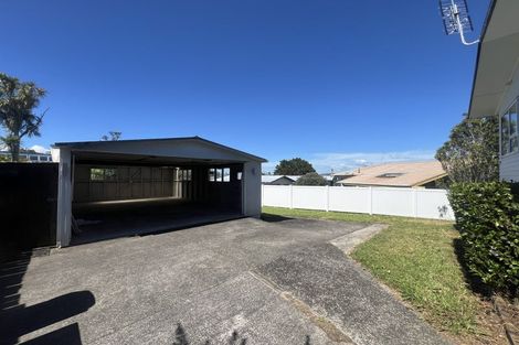 Photo of property in 64 Divich Avenue, Te Atatu South, Auckland, 0610