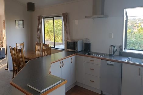 Photo of property in 18 Jasmine Grove, Maungaraki, Lower Hutt, 5010