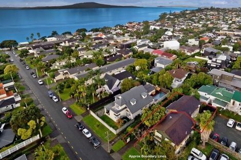Photo of property in 1/1 Sanders Avenue, Takapuna, Auckland, 0622