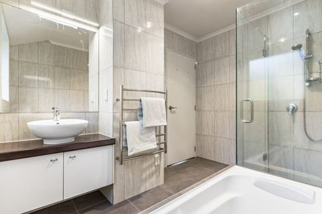 Photo of property in 27 Pounamu Avenue, Greenhithe, Auckland, 0632