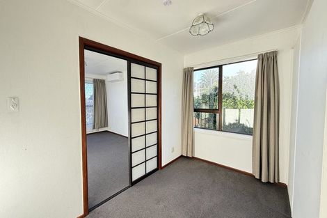 Photo of property in 17 Cypress Drive, Maungaraki, Lower Hutt, 5010