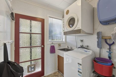 Photo of property in 11a Longview Drive, Merrilands, New Plymouth, 4312