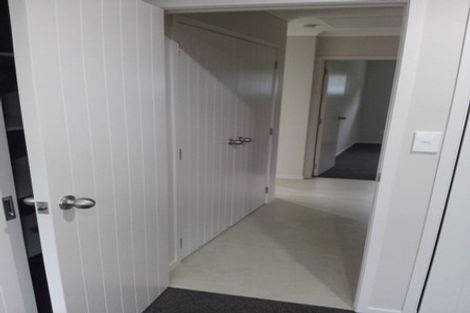 Photo of property in 124 Browns Bay Road, Rothesay Bay, Auckland, 0630