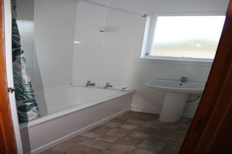 Photo of property in 14 Clifden Highway, Tuatapere, 9620