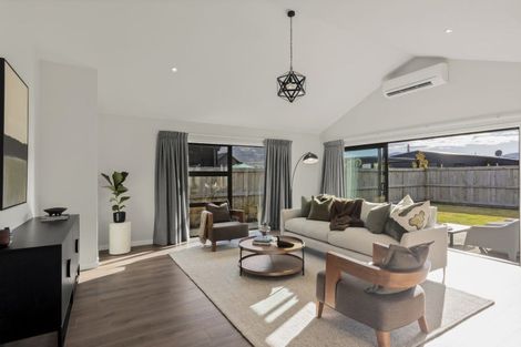 Photo of property in 14 Ward Street, Jacks Point, Queenstown, 9371