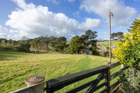 Photo of property in 188 Mcpike Road, Waimauku, 0883