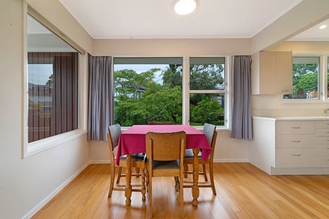 Photo of property in 2/7 Windermere Crescent, Blockhouse Bay, Auckland, 0600