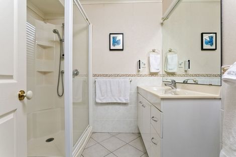 Photo of property in 7 Landvale Court, Browns Bay, Auckland, 0630