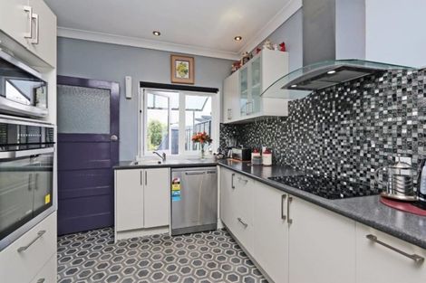 Photo of property in 1012 Heretaunga Street East, Parkvale, Hastings, 4122