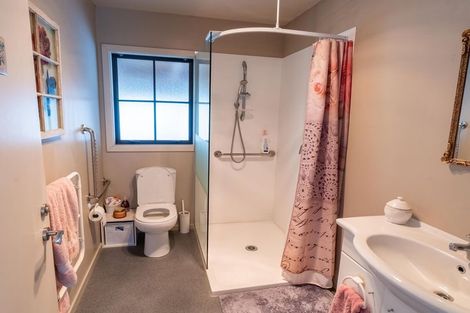 Photo of property in 7 Margate Street, Waihola, Milton, 9073