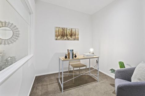 Photo of property in 17 Saddleback Grove, Karori, Wellington, 6012