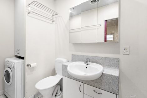 Photo of property in Terrace Heights Apartments, 5b/163 The Terrace, Wellington Central, Wellington, 6011