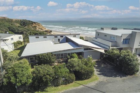 Photo of property in 18 Coates Avenue, Baylys Beach, Dargaville, 0377