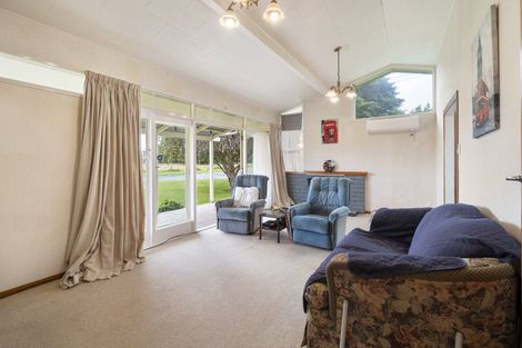 Photo of property in 2 Racecourse Avenue, Marton, 4710