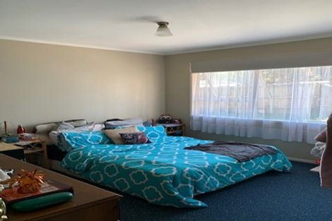 Photo of property in 10 Dakota Avenue, Beach Haven, Auckland, 0626