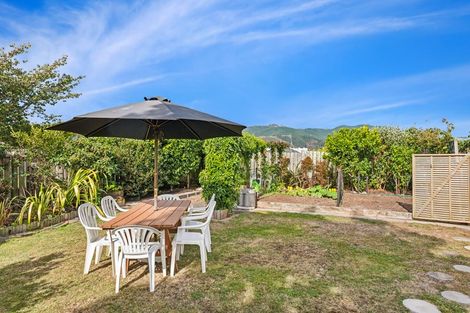 Photo of property in 52 Campbell Avenue, Paraparaumu, 5032