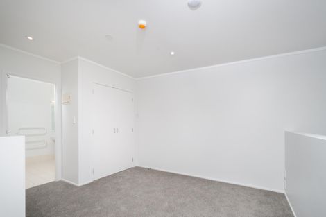 Photo of property in 15b/30 Westward Ho, Glen Eden, Auckland, 0602
