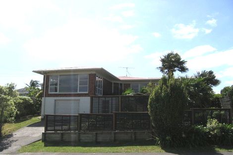 Photo of property in 34 City View Terrace, Birkenhead, Auckland, 0626