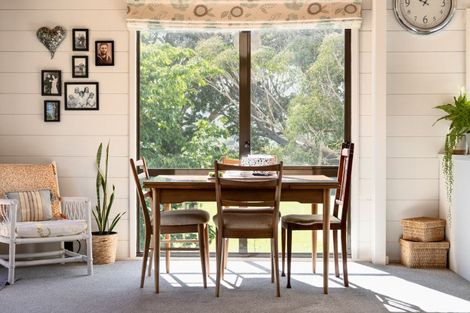 Photo of property in 124-126 Renown Road, Raumati South, Paraparaumu, 5032