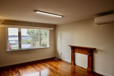 Photo of property in 80 Seymour Road, Sunnyvale, Auckland, 0612