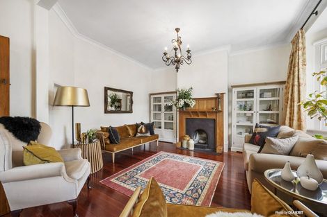 Photo of property in 19 Glen Road, Kelburn, Wellington, 6012