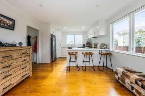 Photo of property in 17 President Avenue, Papakura, 2110