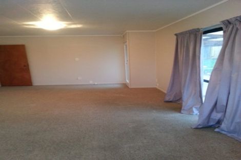 Photo of property in 2/15 Wilkie Place, Mount Wellington, Auckland, 1060