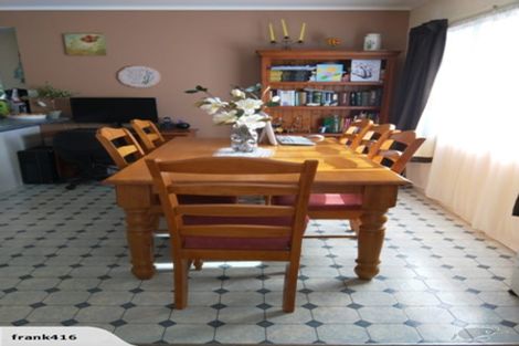 Photo of property in 64a Ridge Road, Howick, Auckland, 2014