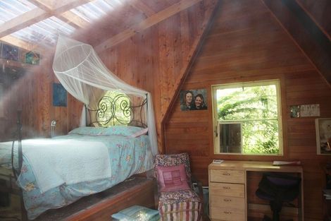 Photo of property in 122 Lone Kauri Road, Karekare, New Lynn, 0772