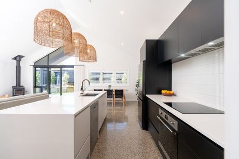 Photo of property in 51a Elizabeth Street, Waikanae, 5036