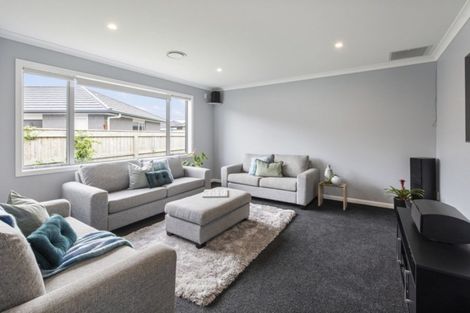 Photo of property in 9 Bridford Way, Paraparaumu, 5032