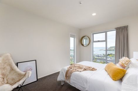Photo of property in 16 Glendevere Terrace, Redcliffs, Christchurch, 8081