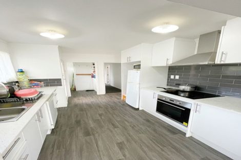 Photo of property in 38 Neal Avenue, Glenfield, Auckland, 0629