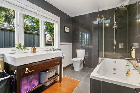 Photo of property in 110a Atkinson Road, Titirangi, Auckland, 0604