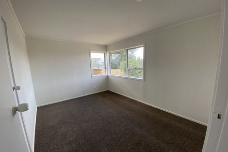 Photo of property in 2b London Terrace, Highlands Park, New Plymouth, 4312