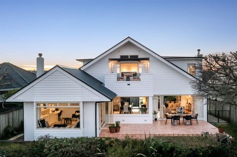 Photo of property in 25 Sylvan Avenue, Northcote, Auckland, 0627