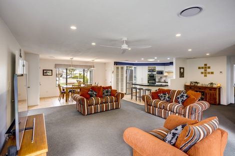 Photo of property in 37 Pukekura Place, Taradale, Napier, 4112