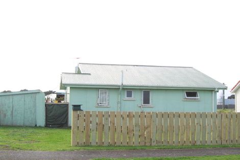 Photo of property in 98 Broadway, Waitara, 4320