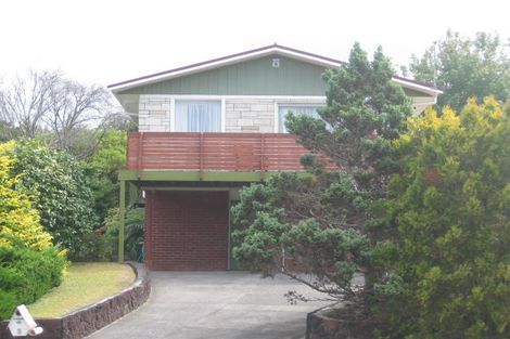 Photo of property in 6 Totaravale Drive, Totara Vale, Auckland, 0629