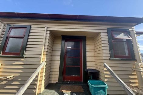 Photo of property in 12 North Terrace, Kelburn, Wellington, 6012
