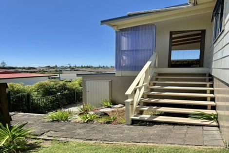 Photo of property in 10 Claydon Place, Ohope, 3121